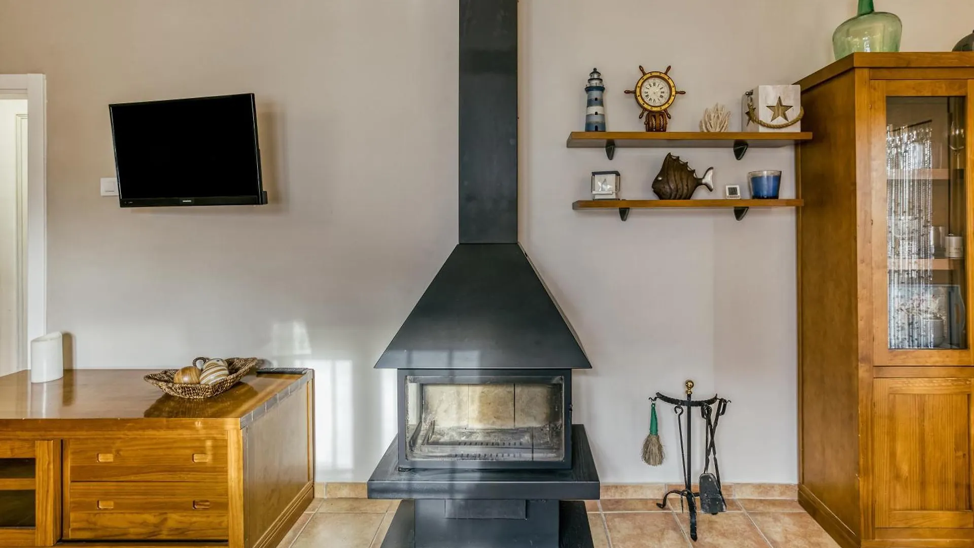 Villa L\'Esquirol Casa Con Piscina location